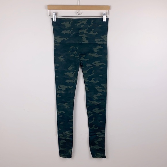Spanx Look at Me Now Seamless Legging Green Camo - Picture 1 of 5